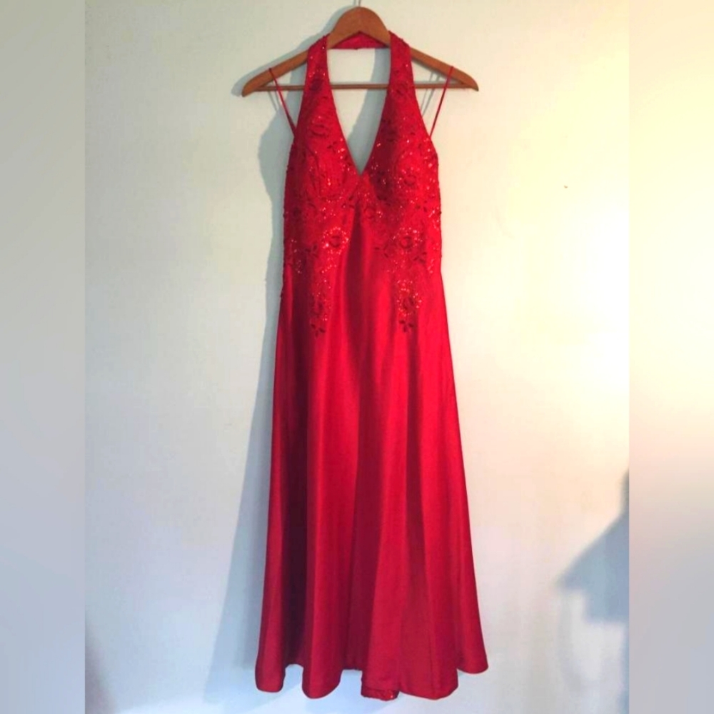 Flori Design red v-neck lace up back formal cocktail or prom dress gown size 7/8